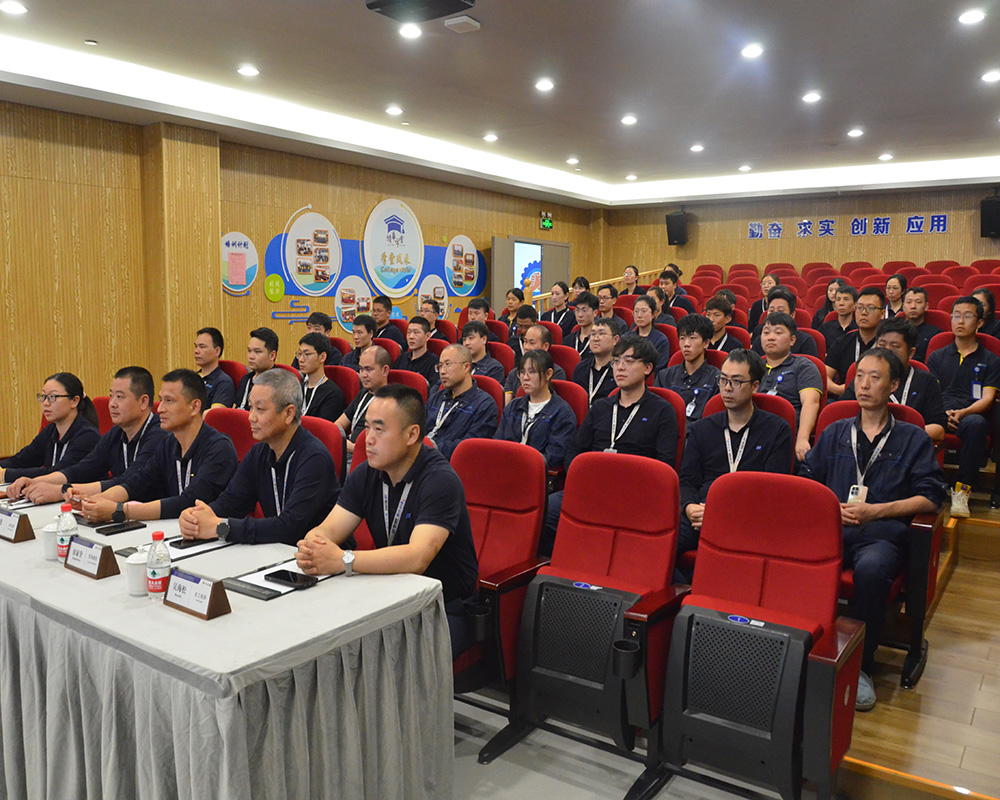 公司舉行2023年度技能比武大賽暨新一批師帶徒結(jié)對(duì)儀式(圖1)