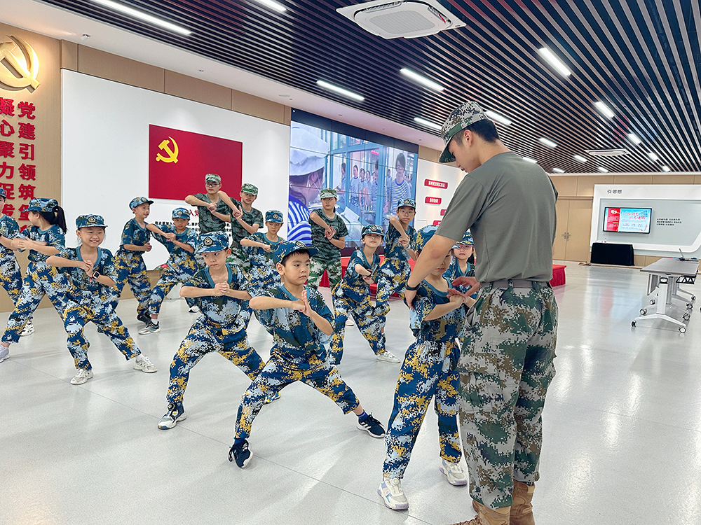 公司暑期候鳥托管班開展國防教育軍事體驗活動(圖3)